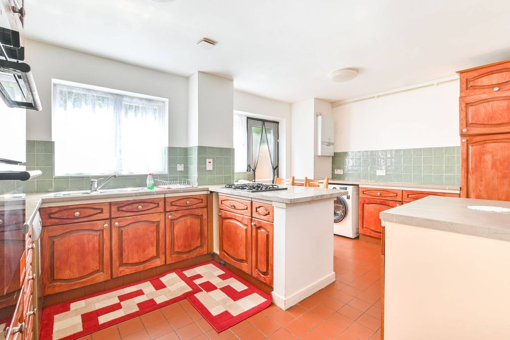Property photo 2 of 17