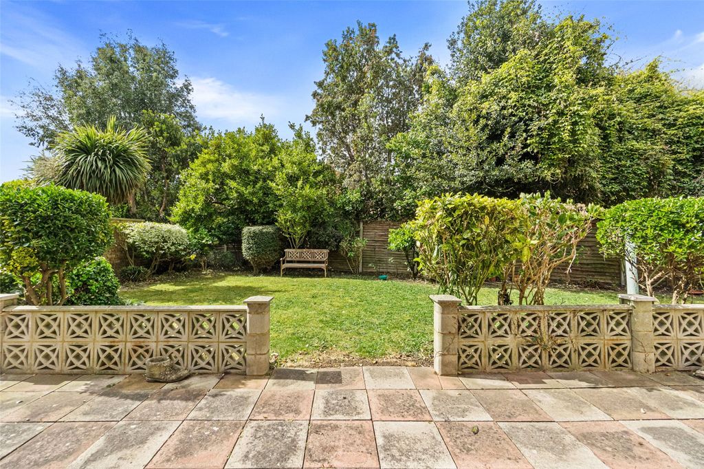 Property photo 2 of 15 Picture No. 23