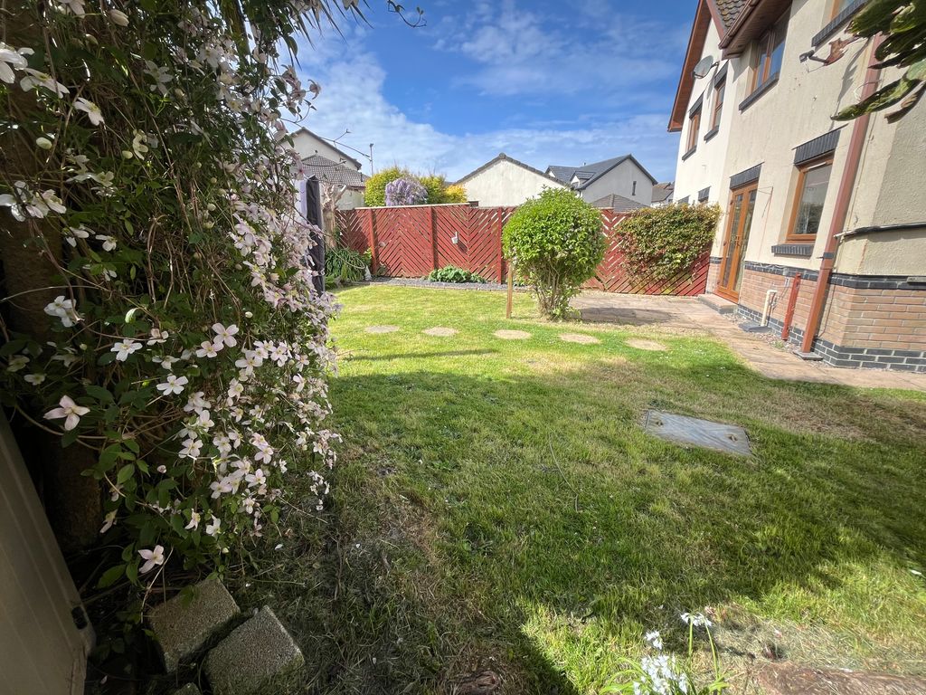 Property photo 3 of 33 Garden