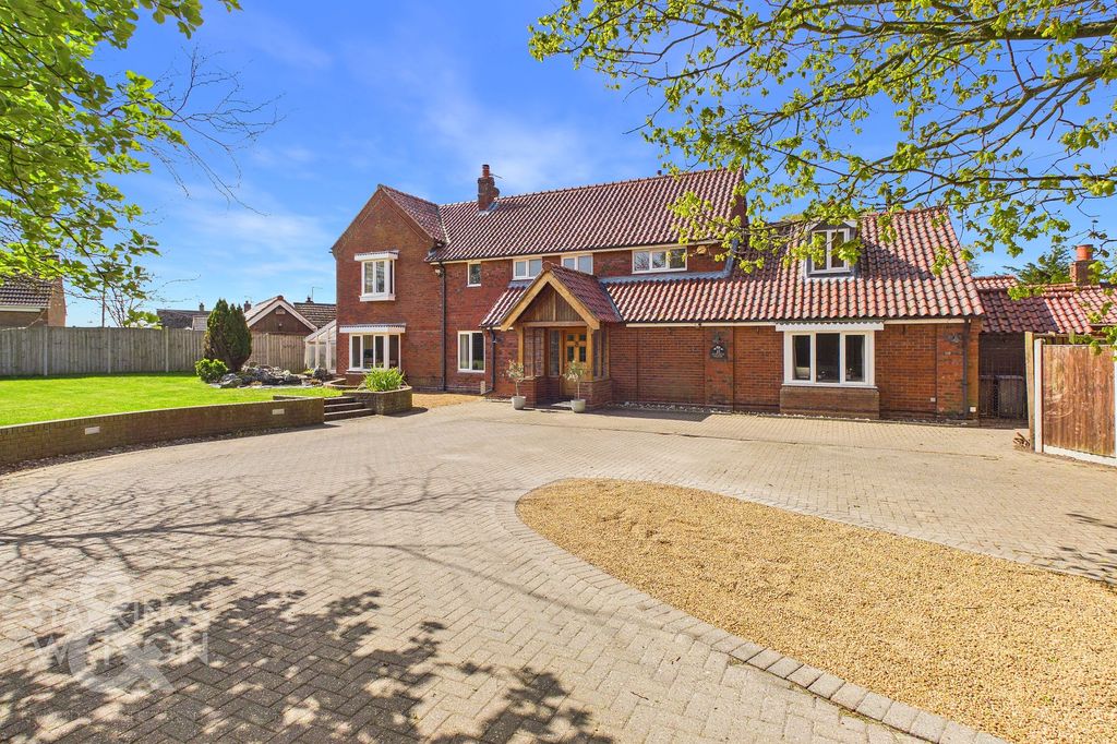 Property photo 1 of 46