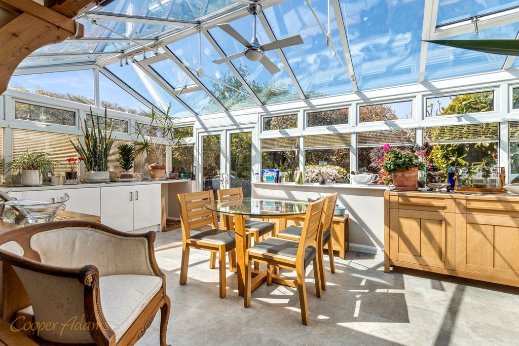 Property photo 3 of 16 Conservatory
