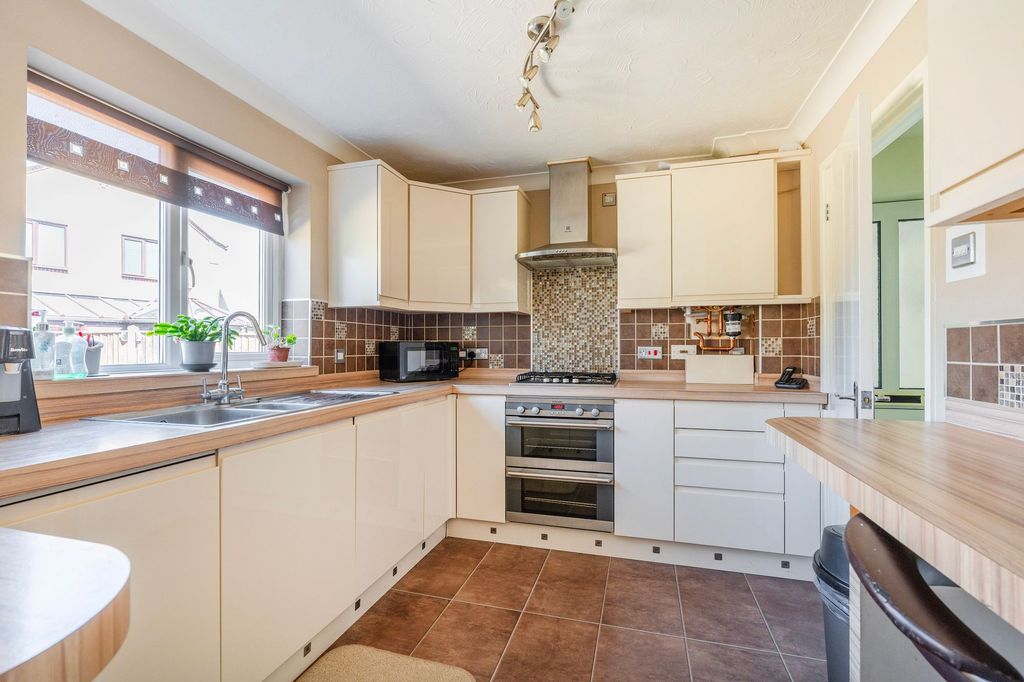 Property photo 2 of 22