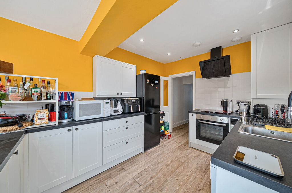 Property photo 2 of 14 1396033-43-695d08...