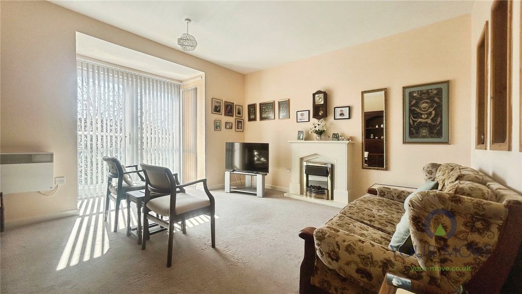 Property photo 3 of 10 Picture No. 12