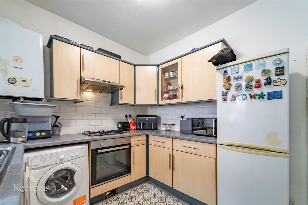 Property photo 3 of 18