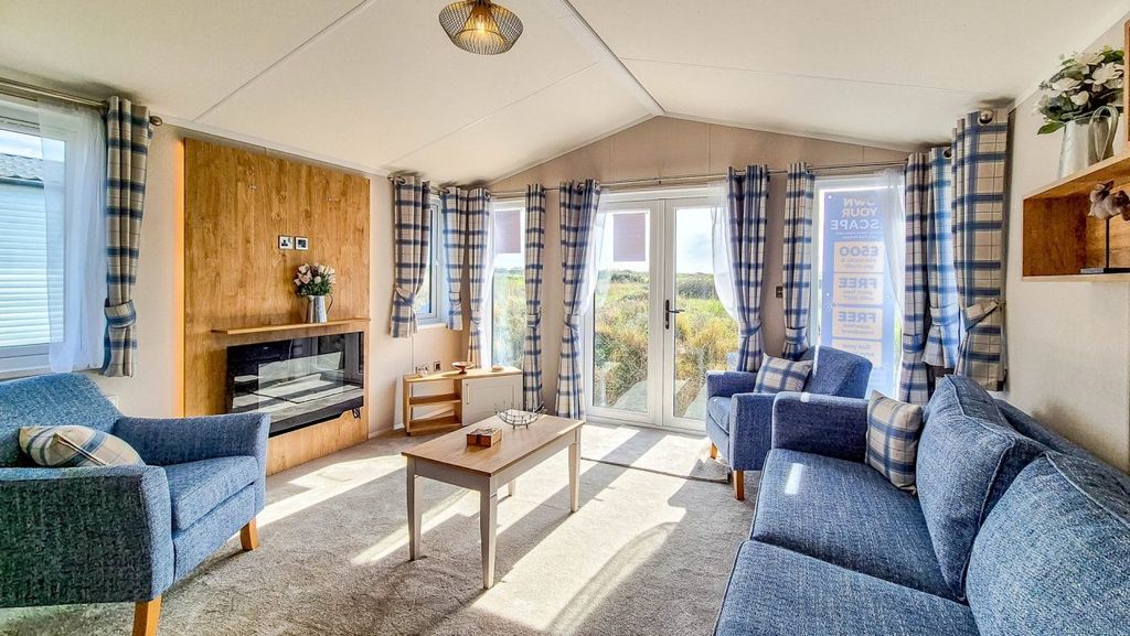 Property photo 1 of 18 Untitled 5