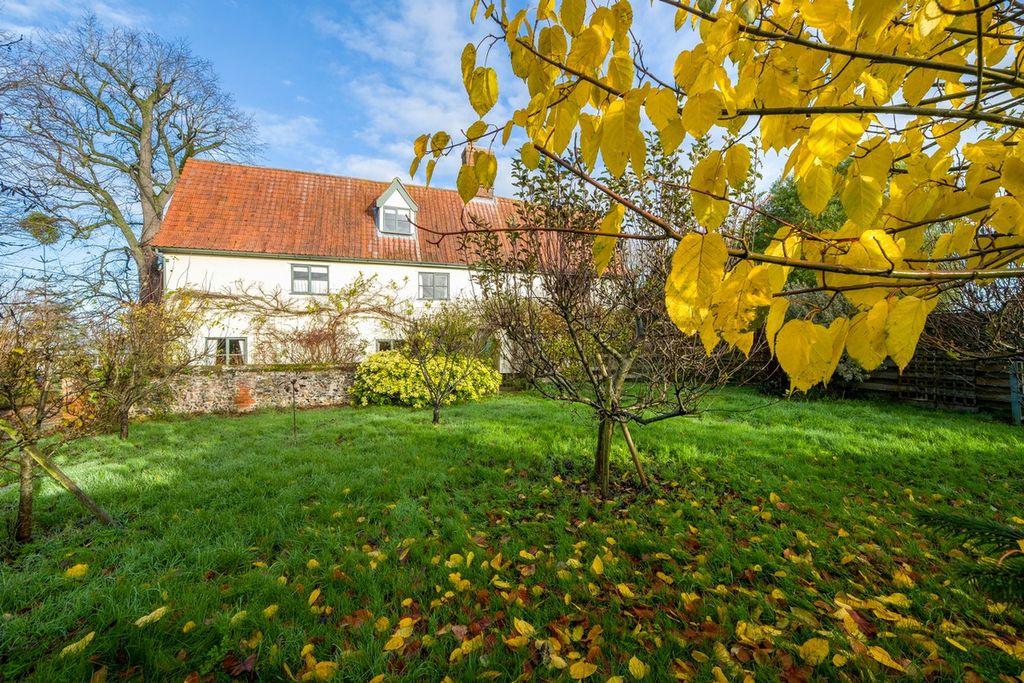 Property photo 1 of 34