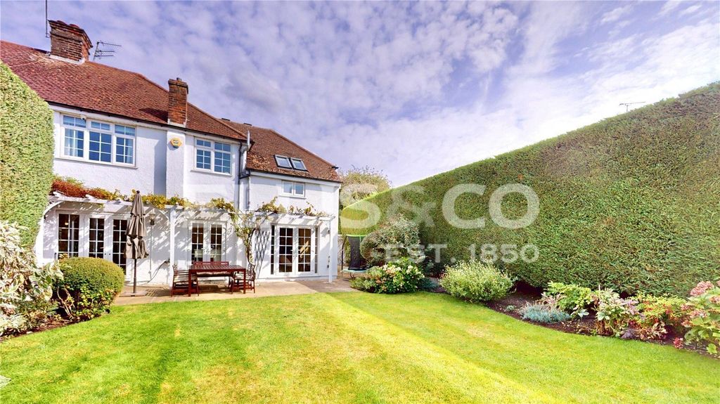 Property photo 3 of 25 Picture No. 01