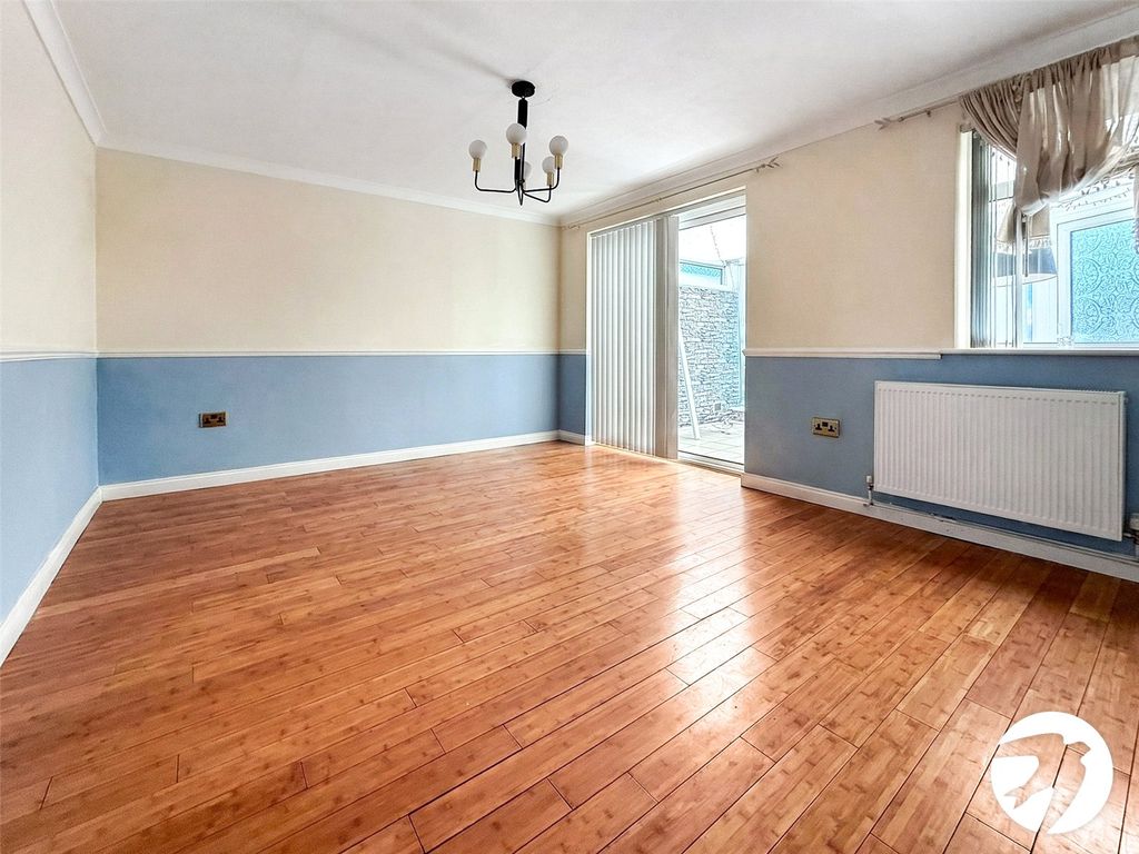 Property photo 2 of 10 Picture No. 27
