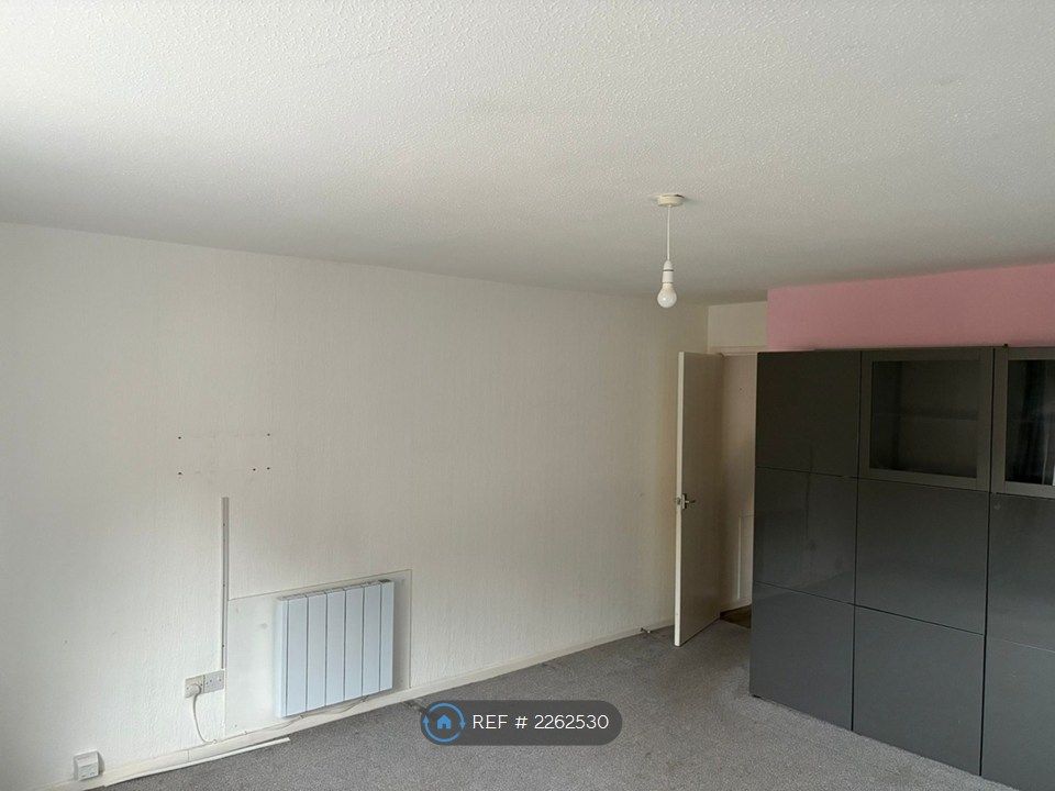 Property photo 3 of 9 Large Front Living Room