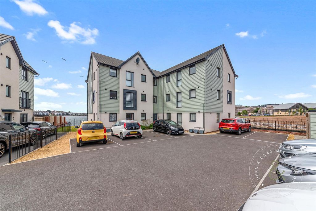 Property photo 1 of 21 Ffordd-Wallace-17.Jpg