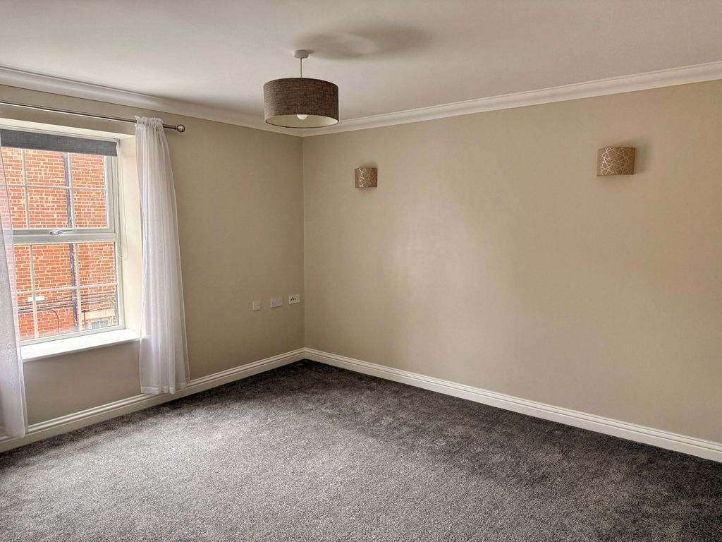 Property photo 2 of 12 Living Room