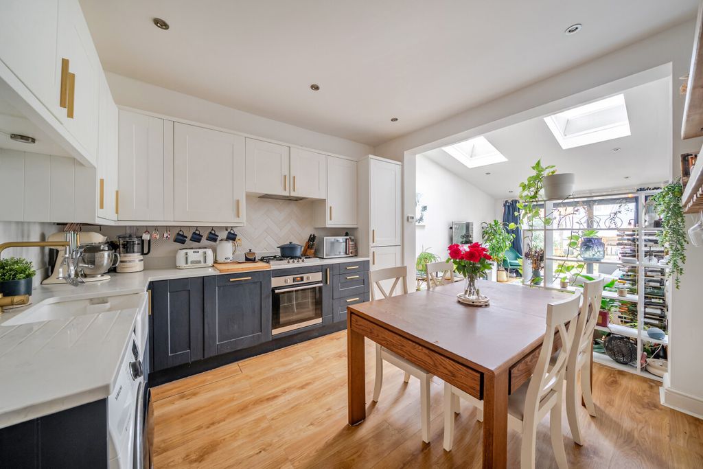 Property photo 3 of 18 1402688-8-6971Fd4...