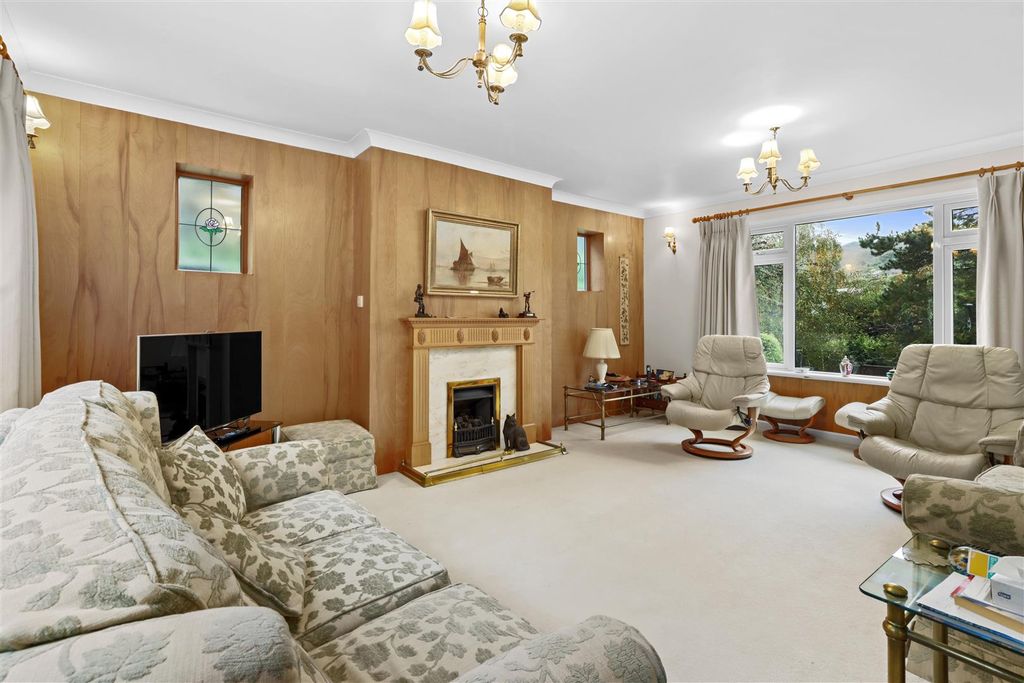 Property photo 2 of 25 Sitting Room