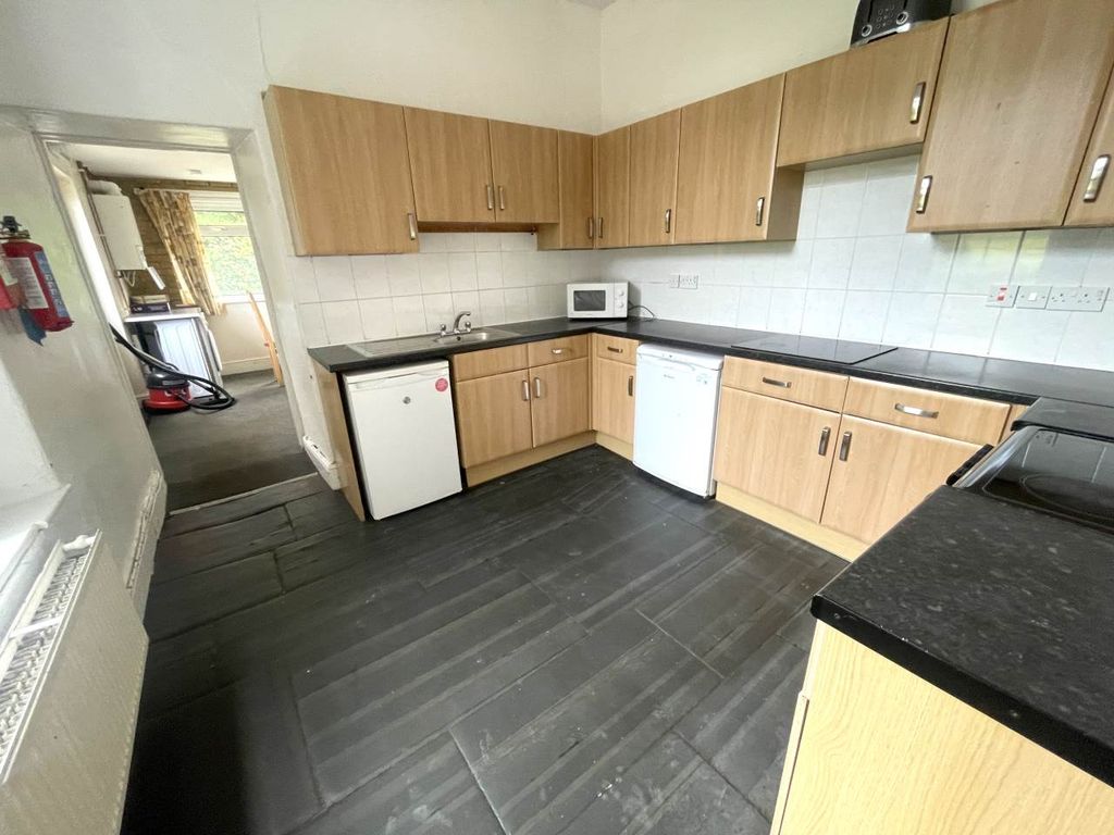 Property photo 2 of 15 Kitchen