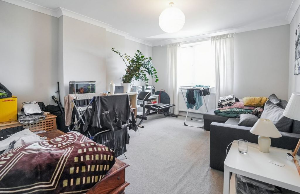 Property photo 3 of 25