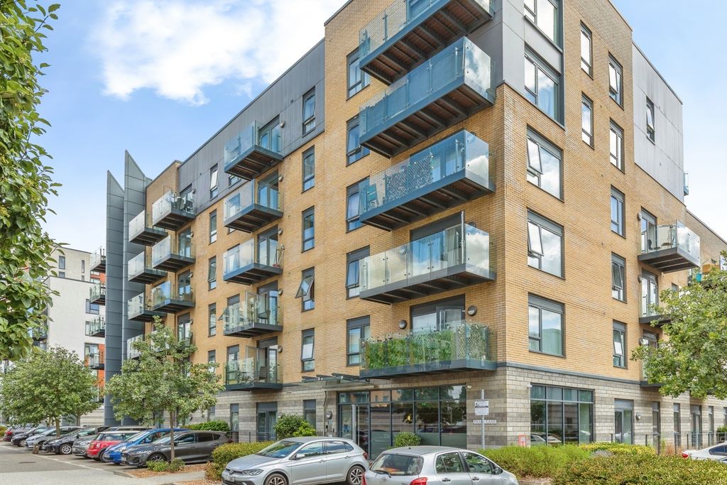 2 bed flat for salePearl Lane, Gillingham, Kent ME7