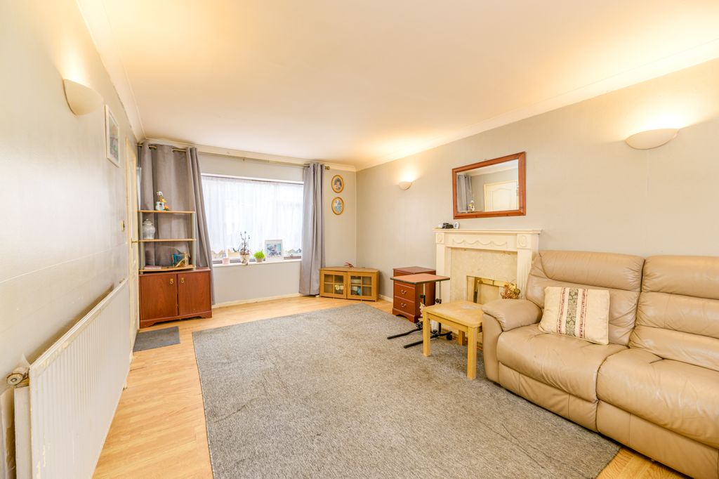 Property photo 2 of 17 07