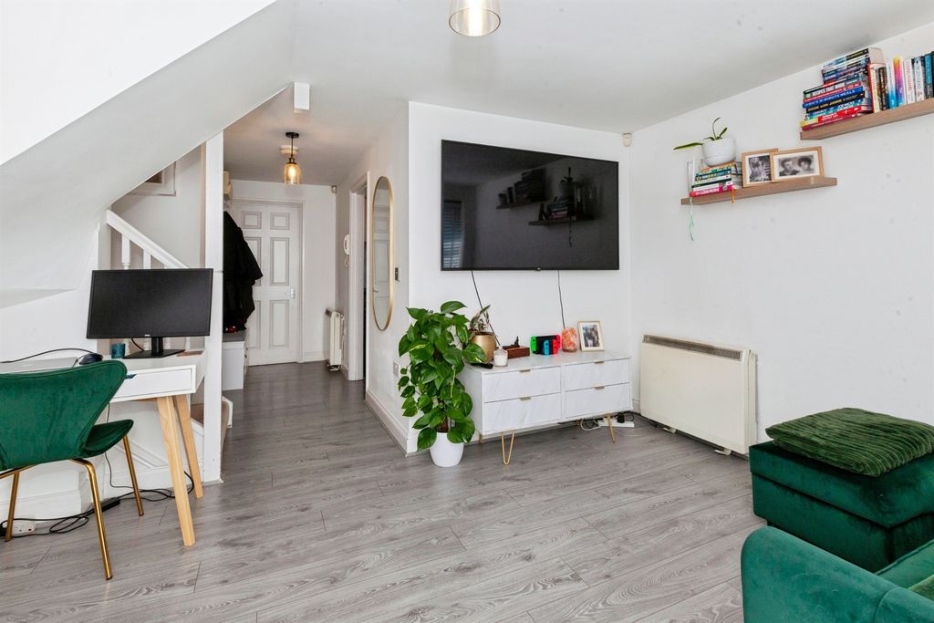 Property photo 3 of 13