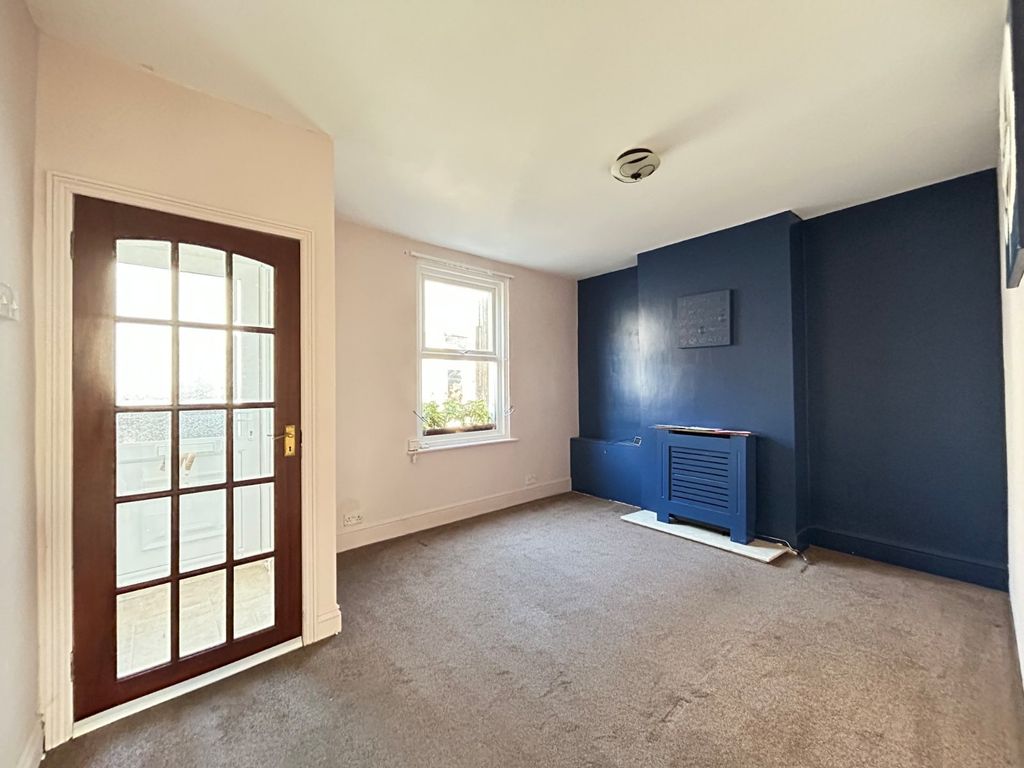 Property photo 2 of 9 Picture 2