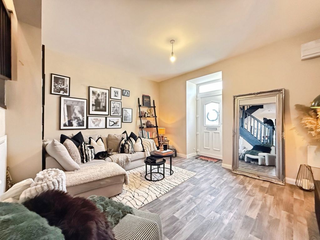 Property photo 3 of 18 4794025