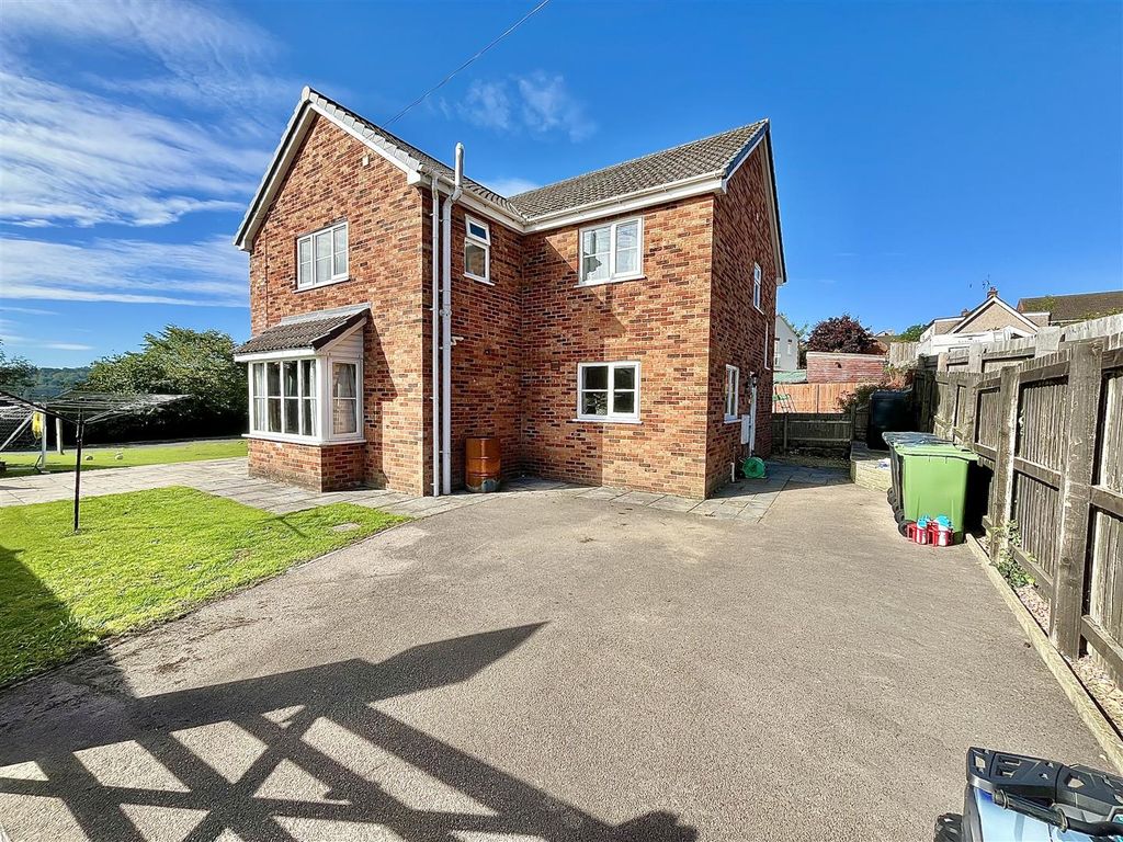 Property photo 1 of 22