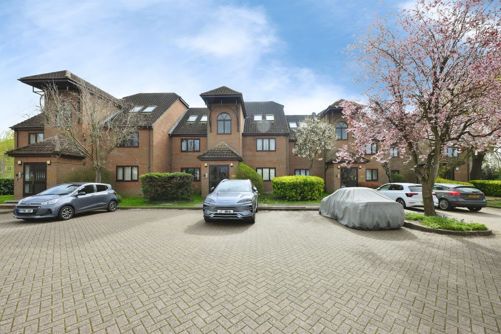 Property photo 1 of 17