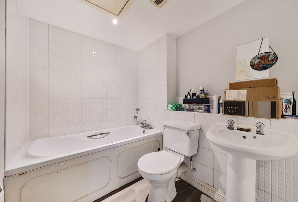 Property photo 3 of 17 1301471-19-6838A0...