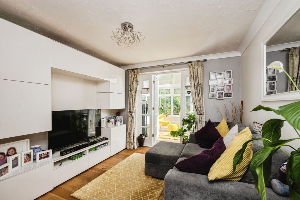 Property photo 3 of 31 Pbox-Img.Jpg