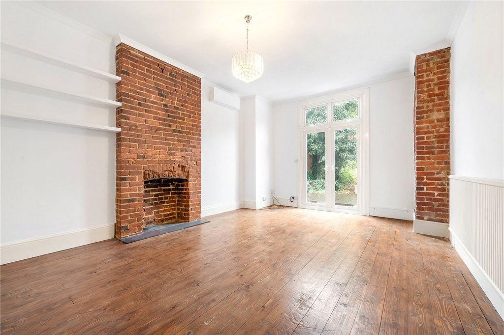 Property photo 1 of 20 Living Room