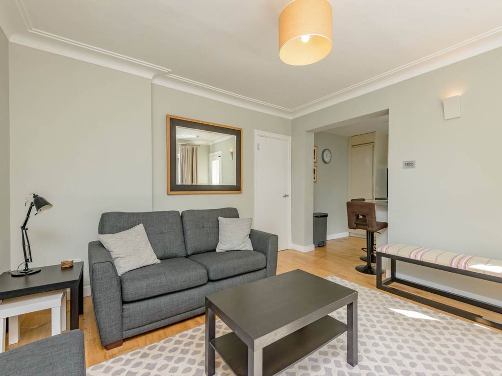 Property photo 3 of 19 79862_1-5-Trinitycourt-003