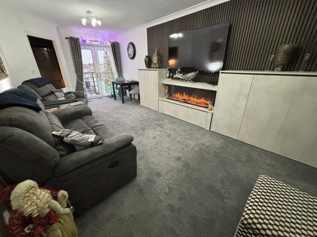 Property photo 2 of 14