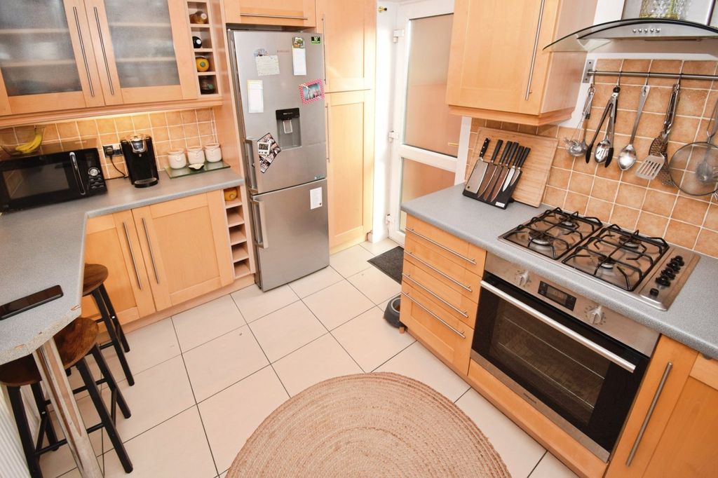 Property photo 3 of 24 Kitchen