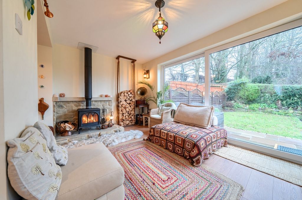 Property photo 3 of 21 Ewemove Harrogate Family Room