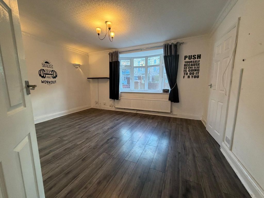 Property photo 3 of 15 5475572