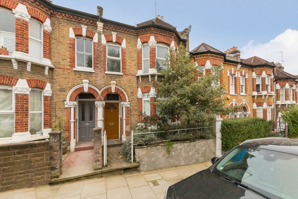 Property photo 1 of 8