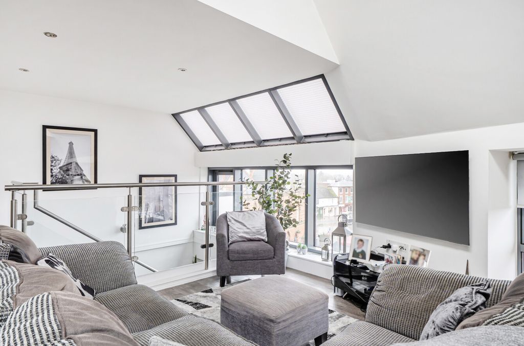 Property photo 1 of 22 1401931-20-697230...