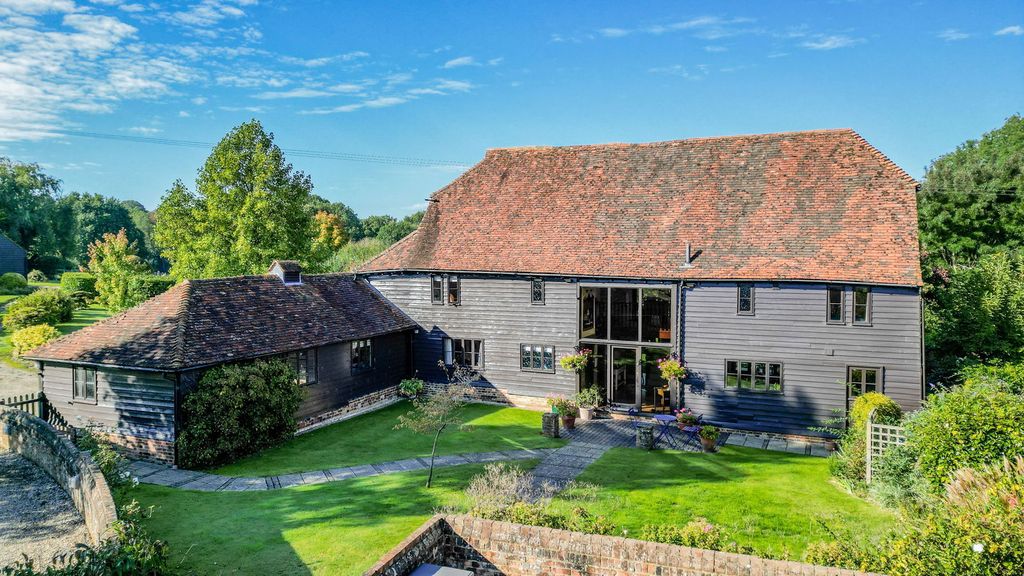 Property photo 1 of 23