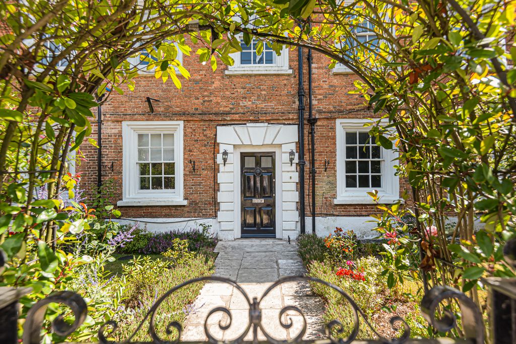 Additional image 16 of 9 bed detached house to rentSt. Thomas Street, Lymington SO41