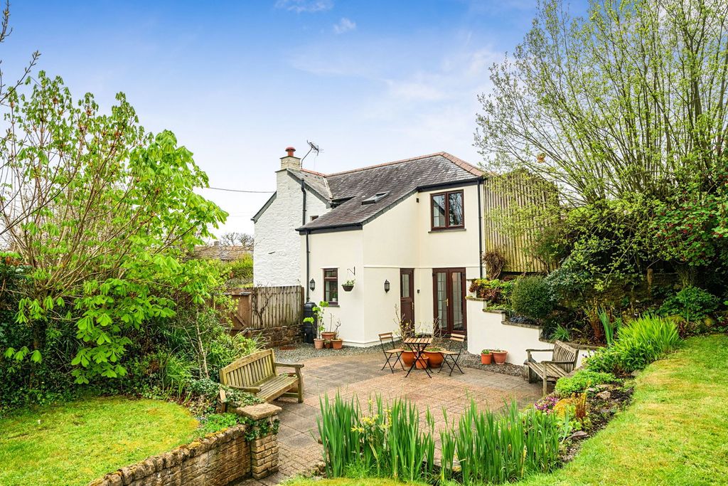 Property photo 1 of 18