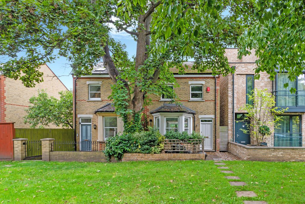 Property photo 2 of 9