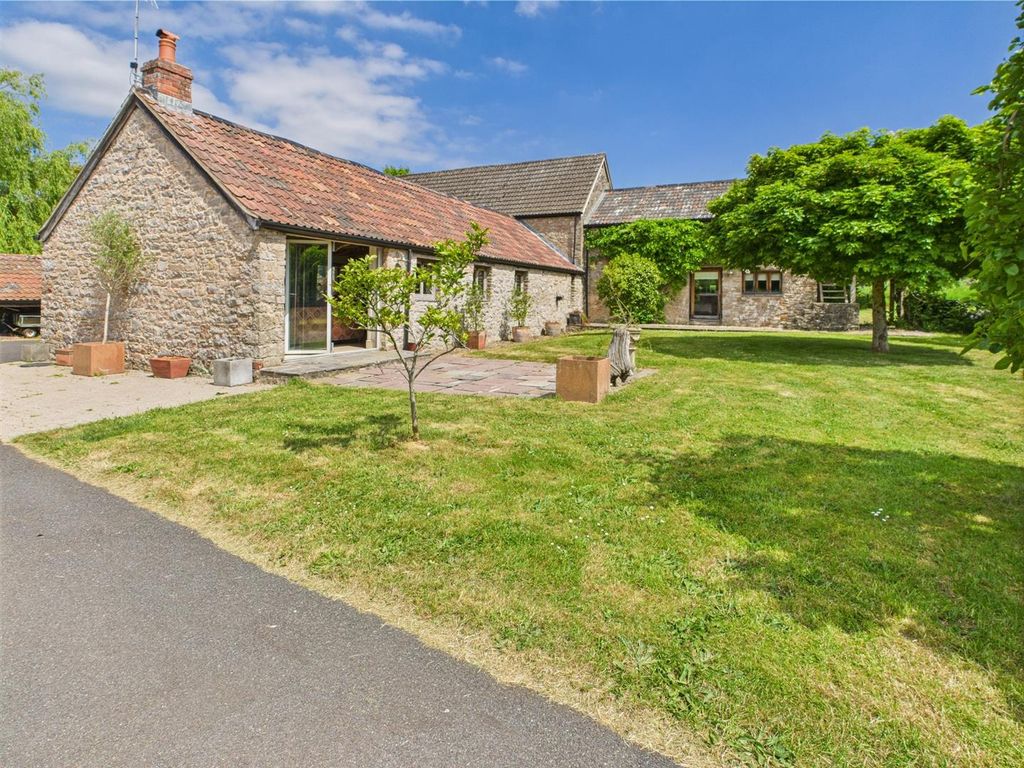 Property photo 1 of 25 Manor Barn