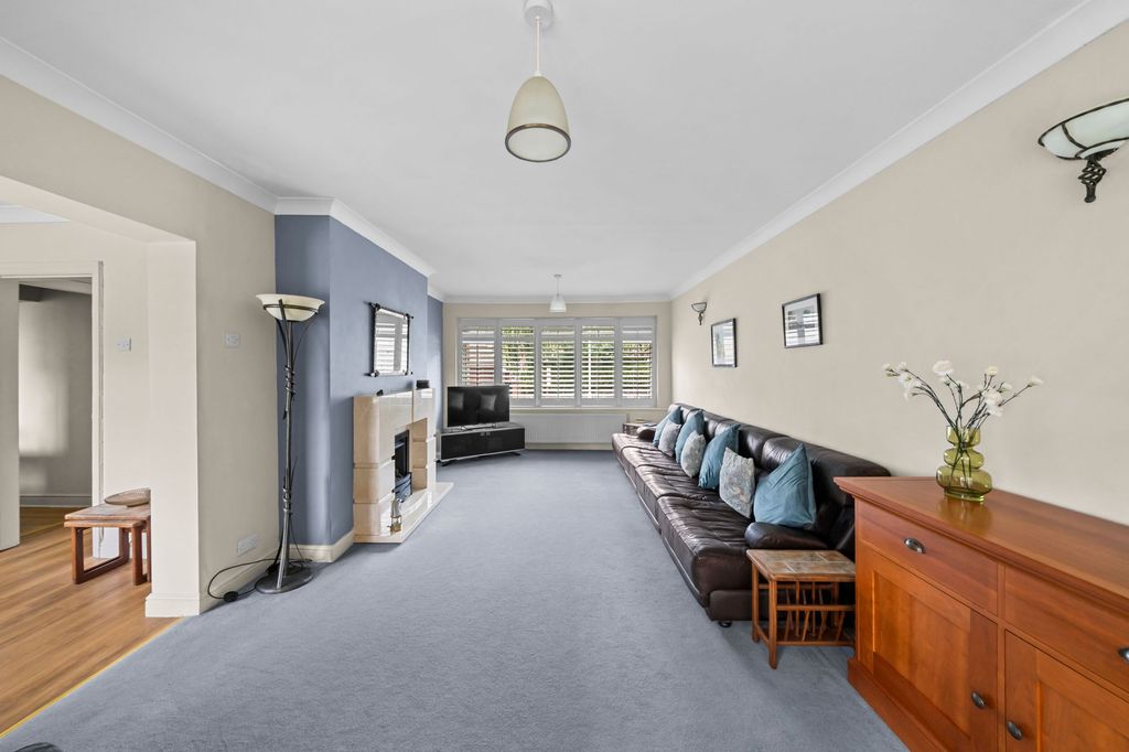 Property photo 2 of 26