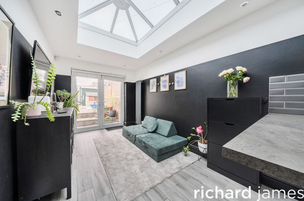 Property photo 2 of 20 1A829d65Bcf244Ecacfac1F9080Bbb45