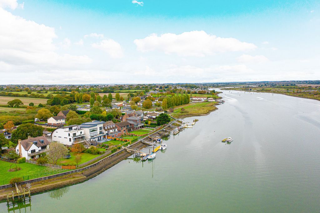 Property photo 3 of 50