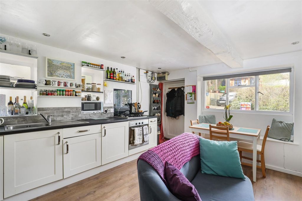 Property photo 2 of 12 Ph3_6485926.Jpg