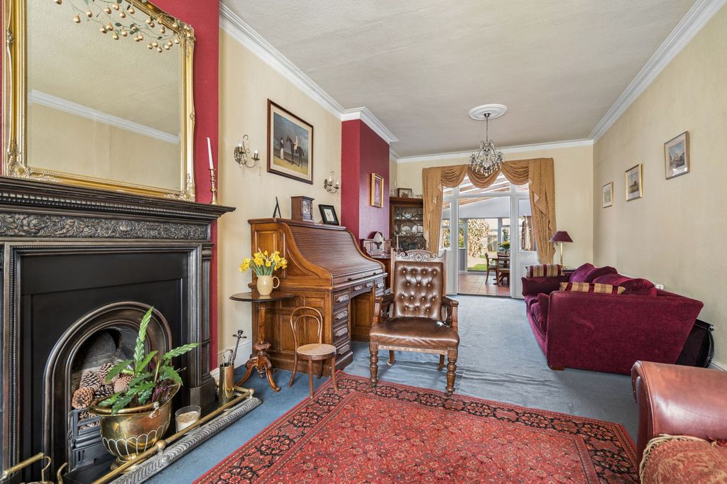 Property photo 2 of 23