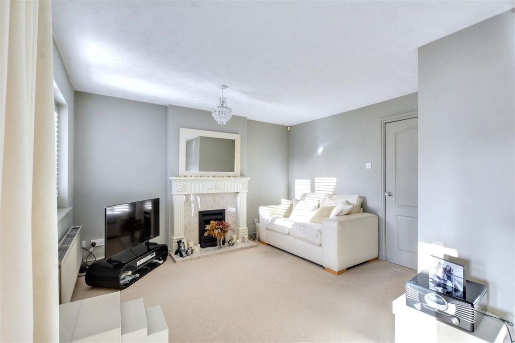 Property photo 3 of 30 Lounge_2.Jpeg