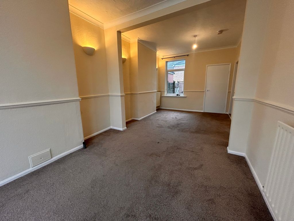 Property photo 2 of 8 Image