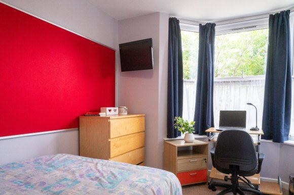 Property photo 3 of 8 Bedroom